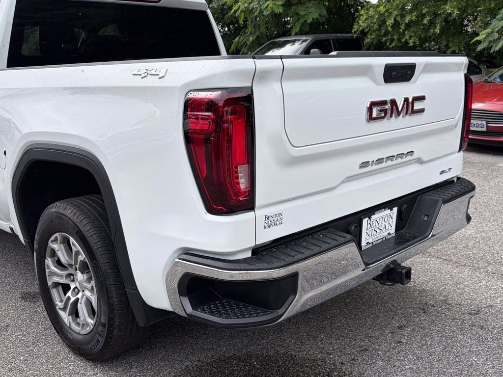 2025 Summit White GMC Sierra 1500 SLT 4X4 Truck