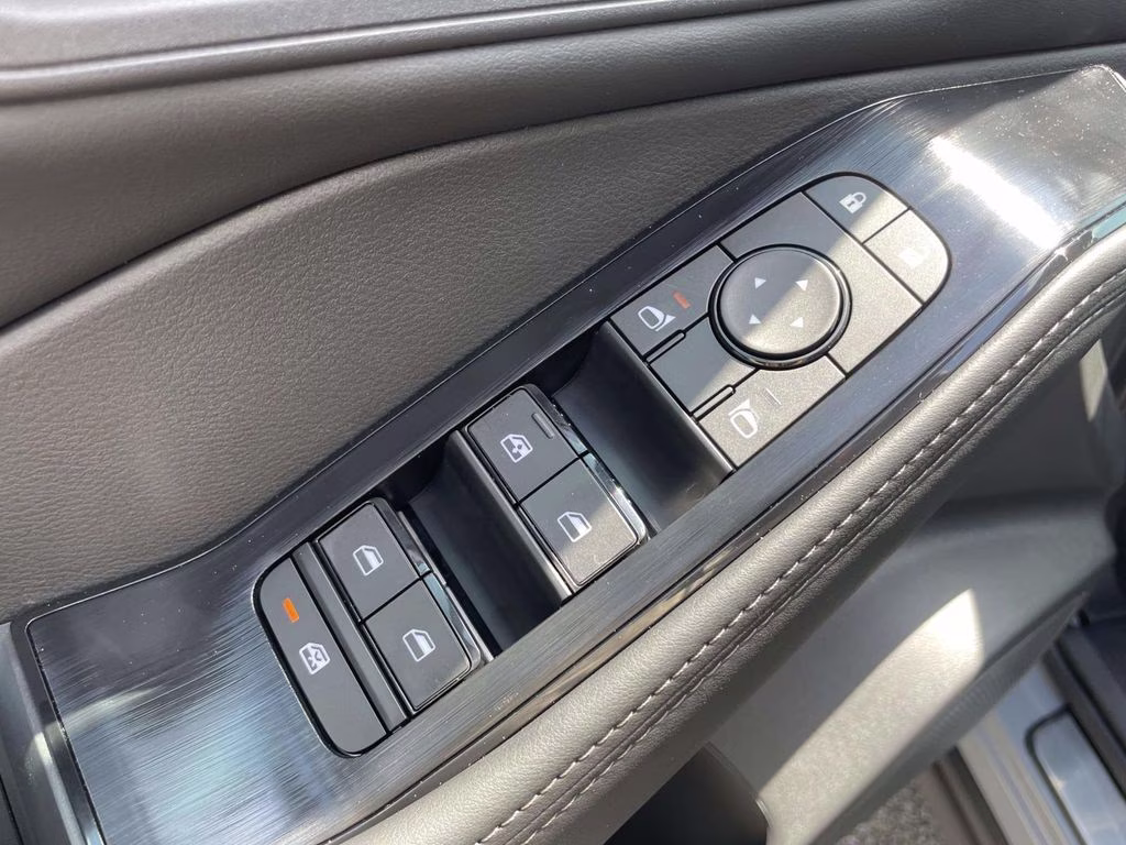 2026 Boulder Gray Pearl Nissan Rogue Dark Armor FWD SUV