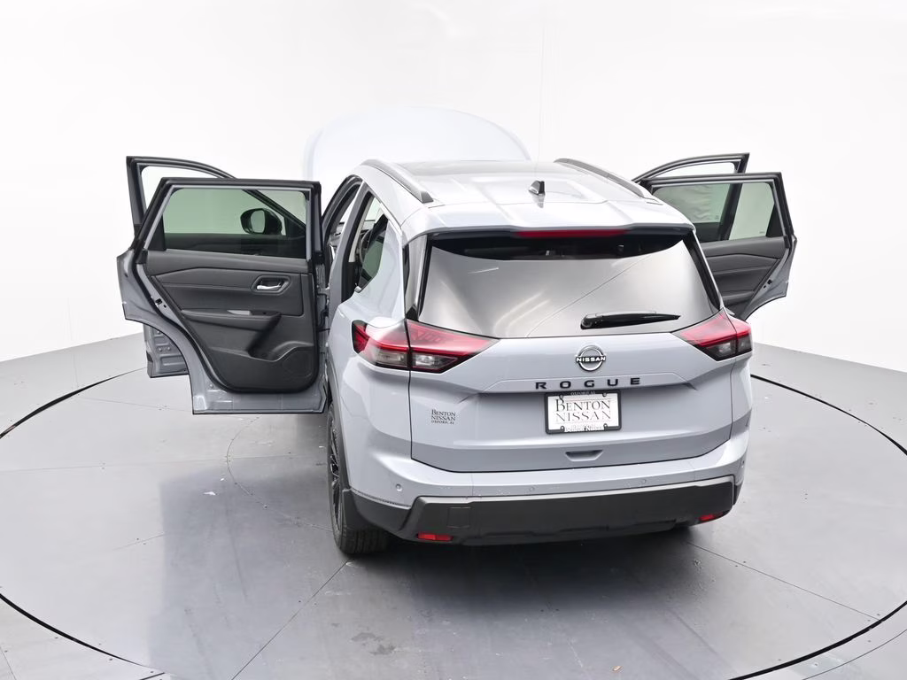 2026 Boulder Gray Pearl Nissan Rogue Dark Armor FWD SUV