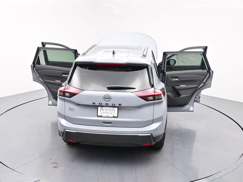 2026 Boulder Gray Pearl Nissan Rogue Dark Armor FWD SUV