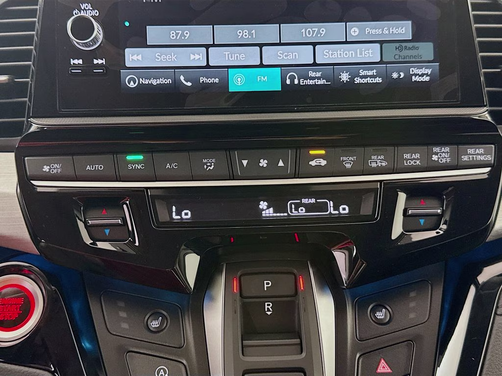 2026 Solar Silver Metallic Honda Odyssey Touring FWD Van