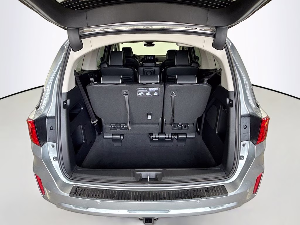 2026 Solar Silver Metallic Honda Odyssey Touring FWD Van