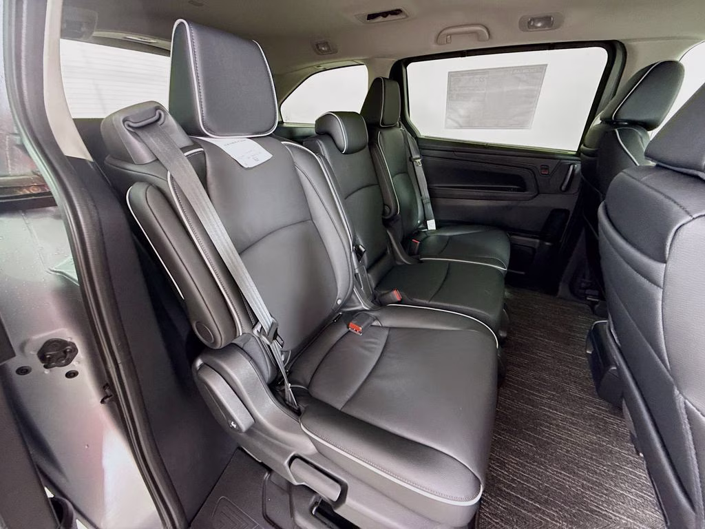 2026 Solar Silver Metallic Honda Odyssey Touring FWD Van