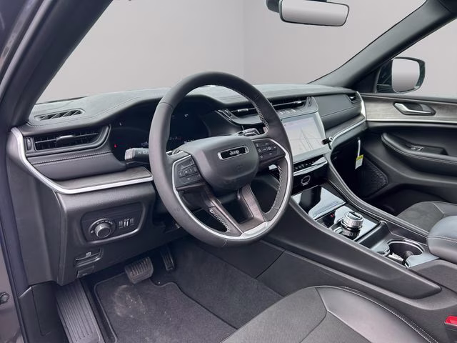 2026 Baltic Gray Metallic Clearcoat Jeep Grand Cherokee L Altitude 4X4 SUV
