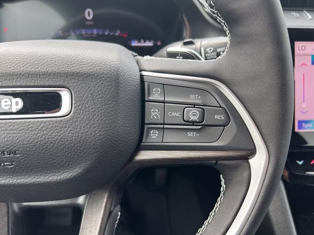 2026 Baltic Gray Metallic Clearcoat Jeep Grand Cherokee L Altitude 4X4 SUV