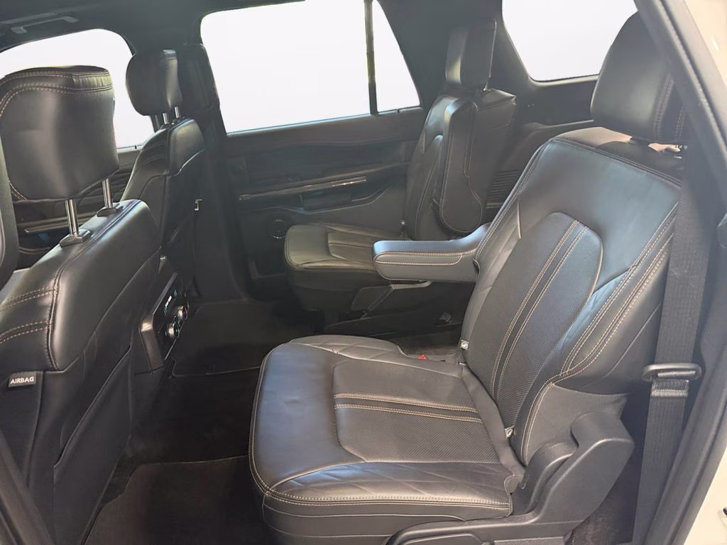2023 Star White Metallic Tri-Coat Ford Expedition Max Platinum w/HD Trailer Tow Pkg 4X4 SUV