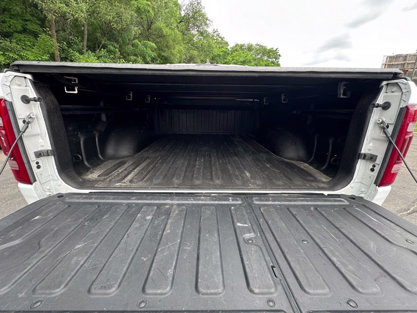 2022 Bright White Clearcoat Ram 1500 Limited 4X4 Truck