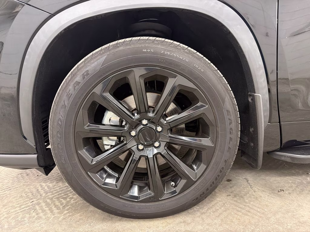 2022 Midnight Black Metallic Toyota Highlander Platinum FWD SUV