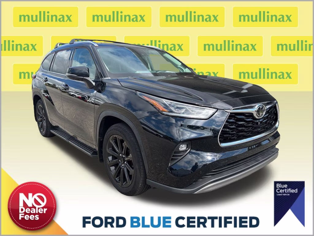2022 Midnight Black Metallic Toyota Highlander Platinum FWD SUV