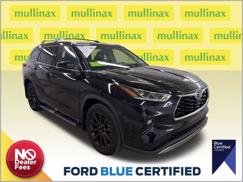2022 Midnight Black Metallic Toyota Highlander Platinum FWD SUV