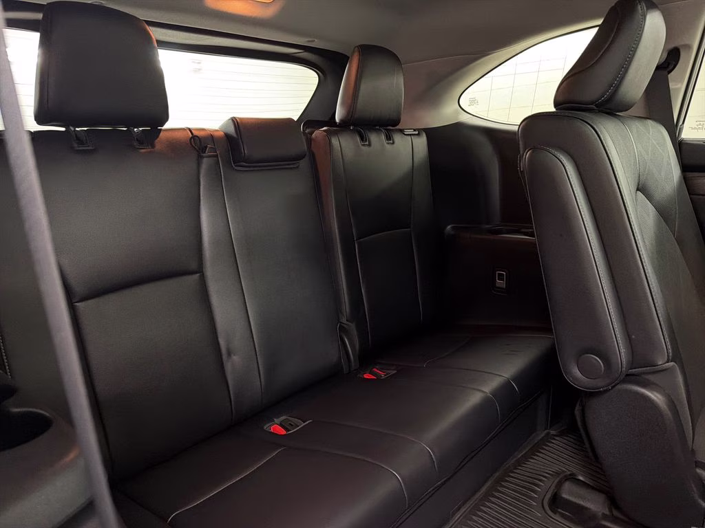 2022 Midnight Black Metallic Toyota Highlander Platinum FWD SUV