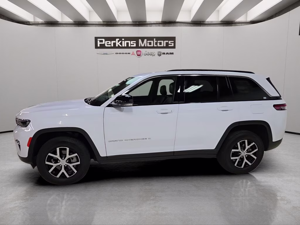 2025 Bright White Clearcoat Jeep Grand Cherokee Limited 4X4 SUV