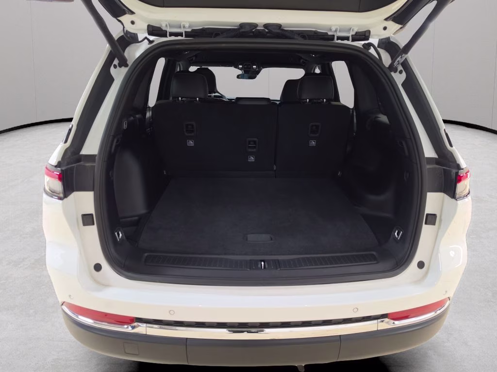 2025 Bright White Clearcoat Jeep Grand Cherokee Limited 4X4 SUV