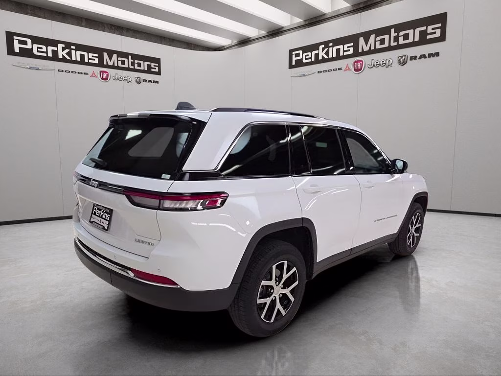 2025 Bright White Clearcoat Jeep Grand Cherokee Limited 4X4 SUV