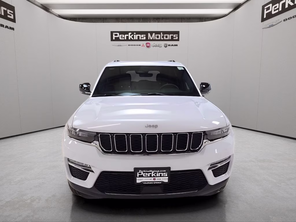 2025 Bright White Clearcoat Jeep Grand Cherokee Limited 4X4 SUV