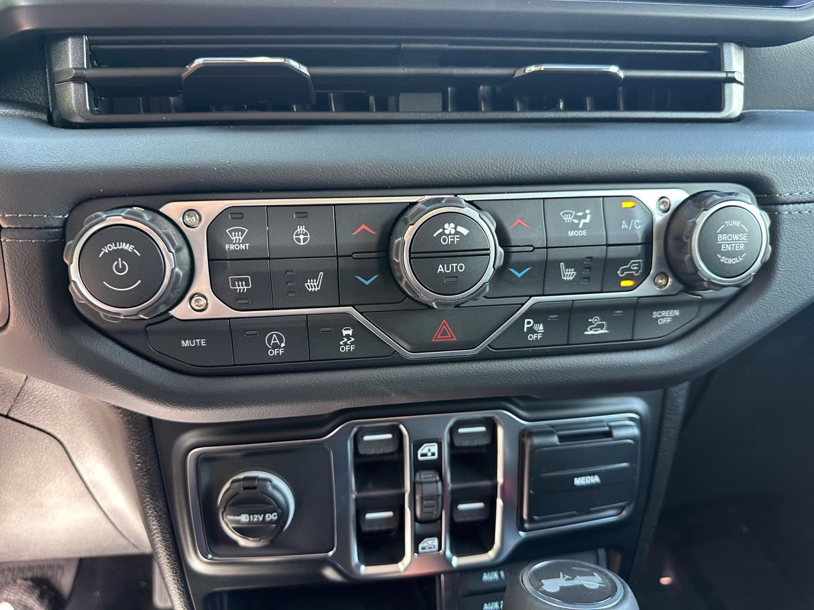 2026 Reign Jeep Wrangler Sahara 4X4 SUV