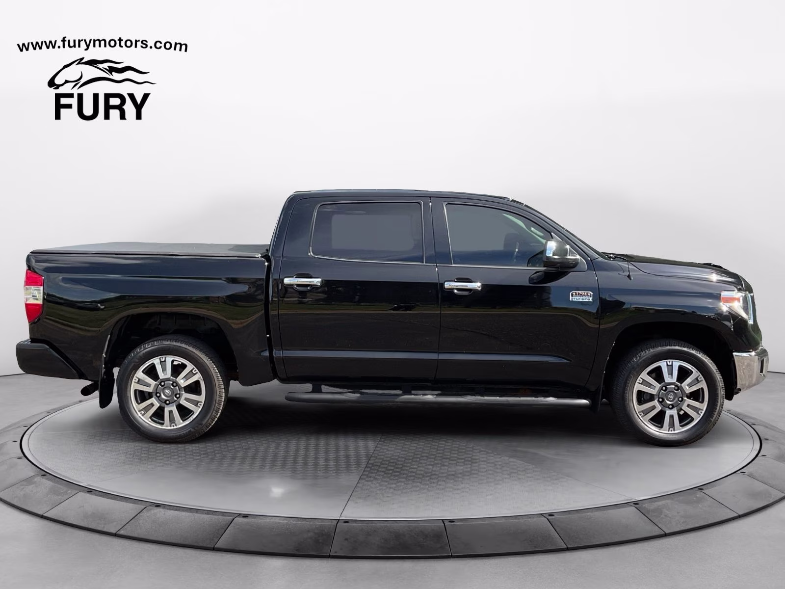 Used 2018 Toyota Tundra Platinum with VIN 5TFAY5F14JX729086 for sale in South Saint Paul, Minnesota