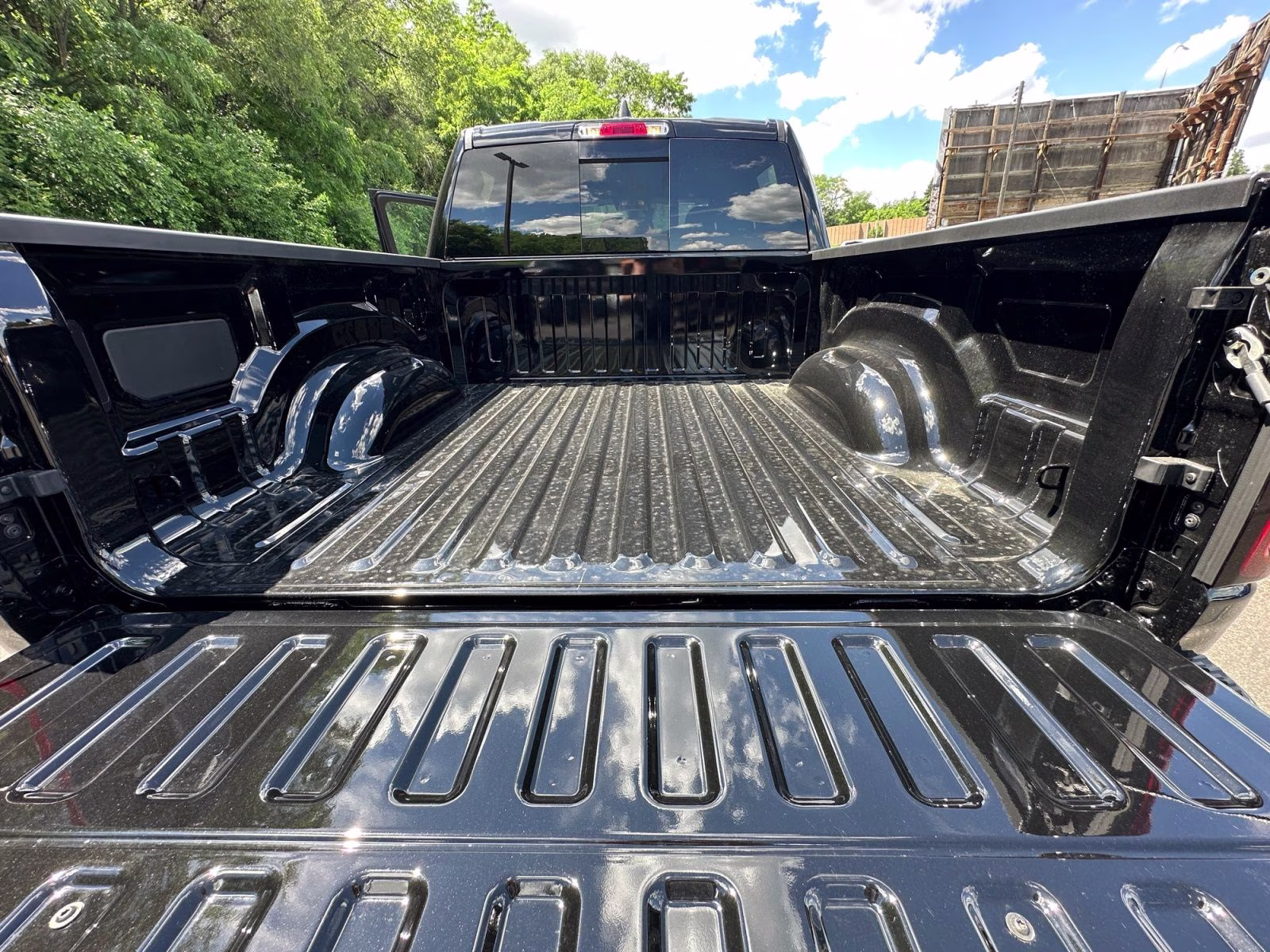 2026 Diamond Black Crystal Pearlcoat Ram 1500 Express 4X4 Truck