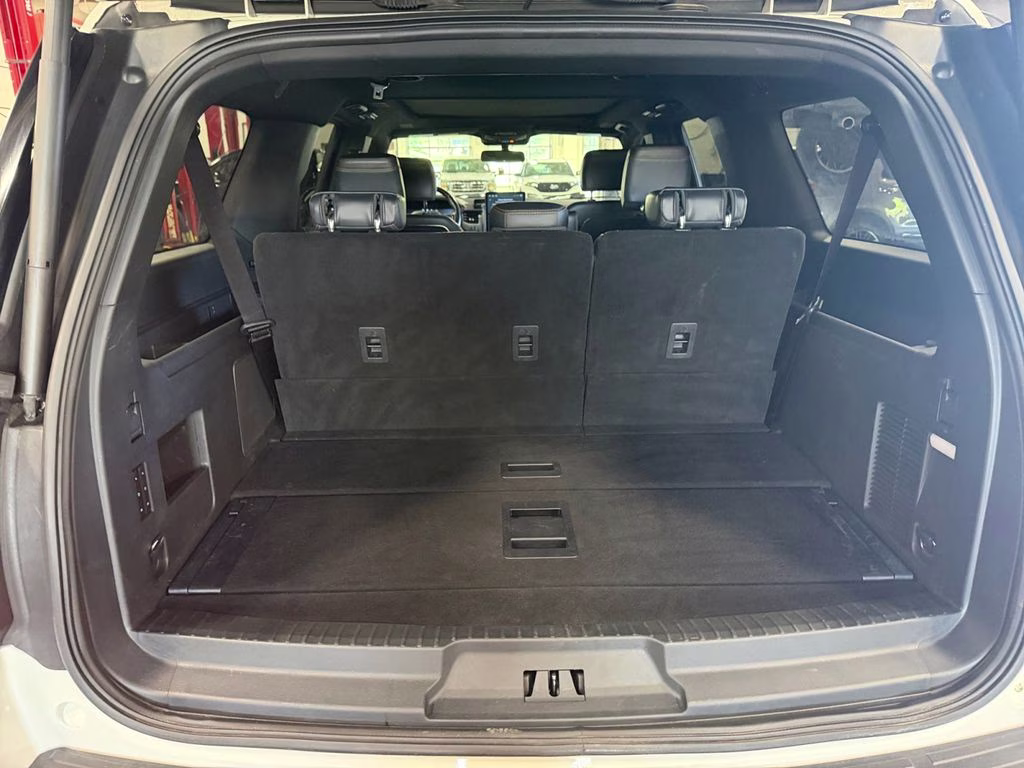 2023 Star White Metallic Tri-Coat Ford Expedition Max Platinum w/HD Trailer Tow Pkg 4X4 SUV