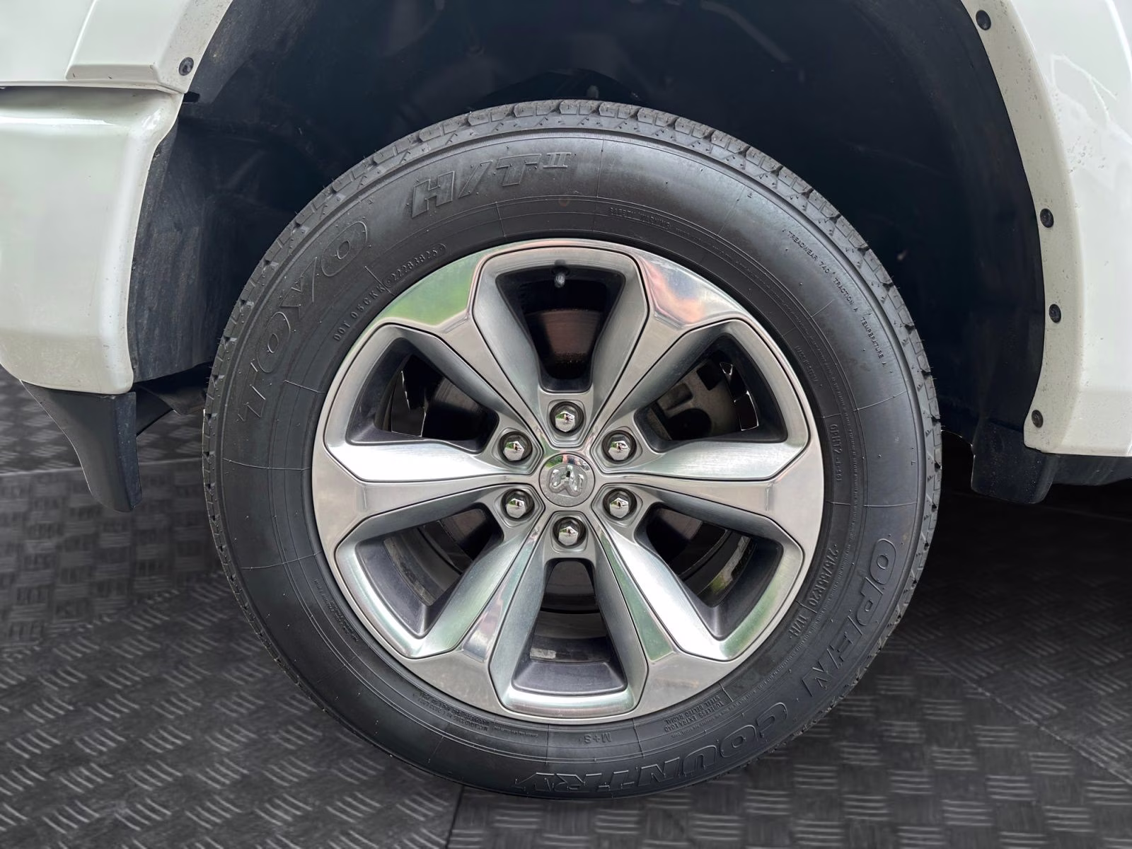 2022 Bright White Clearcoat Ram 1500 Limited 4X4 Truck