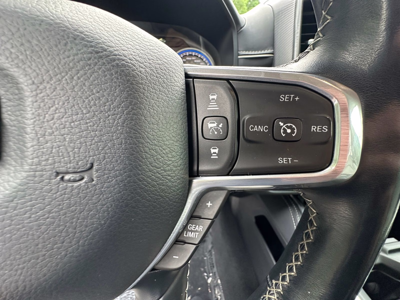 2022 Bright White Clearcoat Ram 1500 Limited 4X4 Truck