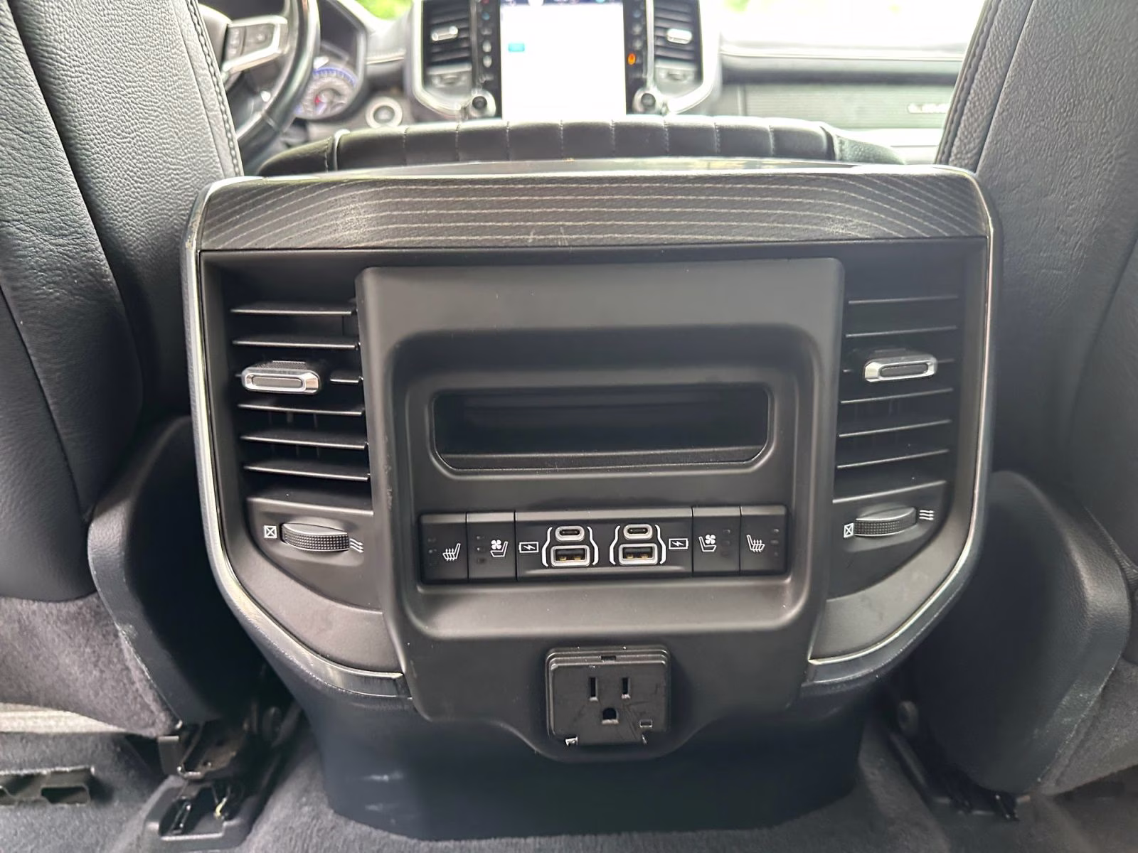 2022 Bright White Clearcoat Ram 1500 Limited 4X4 Truck