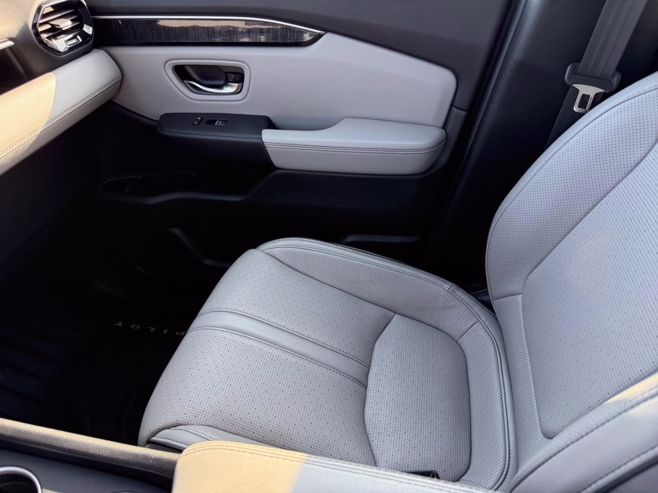 2023 Obsidian Blue Pearl Honda Pilot Elite AWD SUV