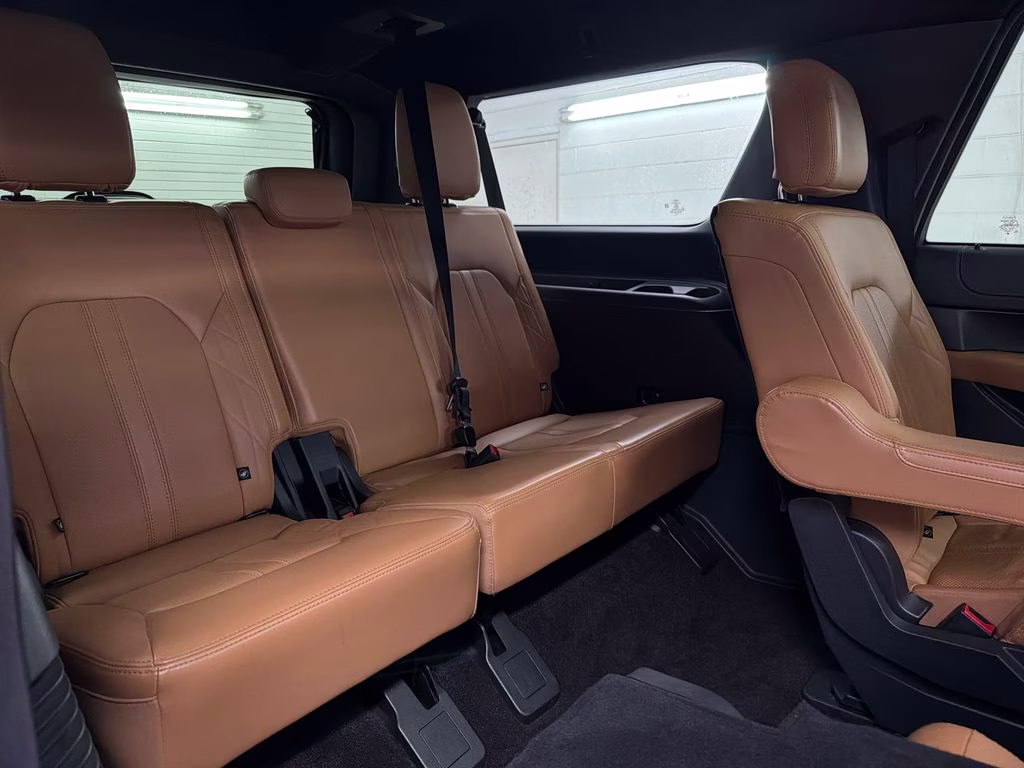 2022 Agate Black Metallic Ford Expedition Max Platinum RWD SUV