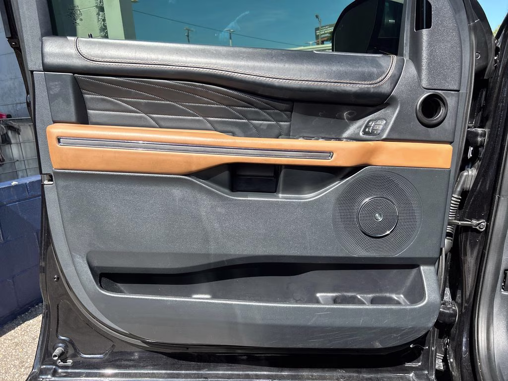 2022 Agate Black Metallic Ford Expedition Max Platinum RWD SUV