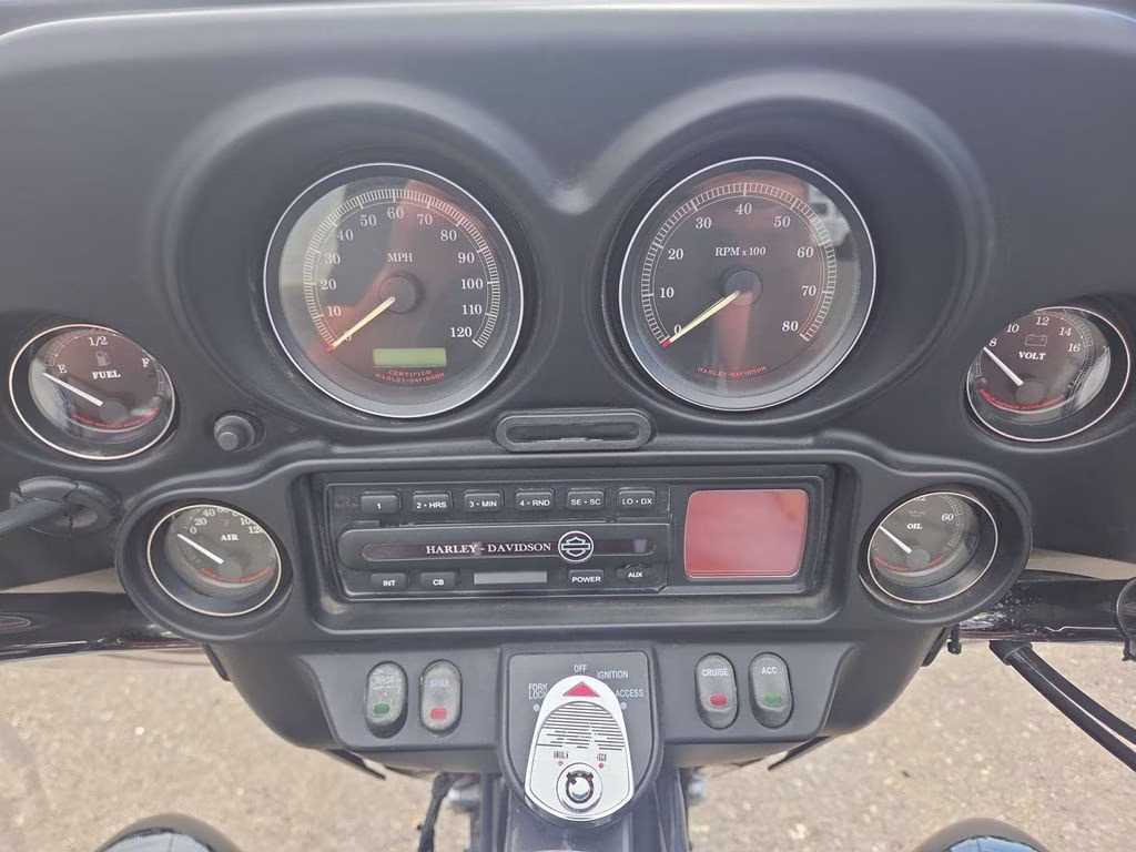 2005 Black Harley-Davidson Ultra classic Ultra classic Motorcycle