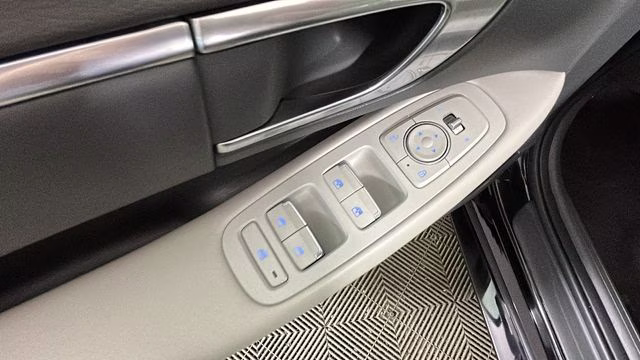 2023 Onyx Black Hyundai Sonata SEL FWD Sedan