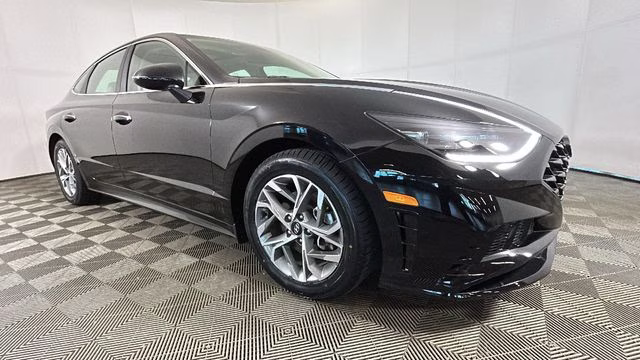 2023 Onyx Black Hyundai Sonata SEL FWD Sedan