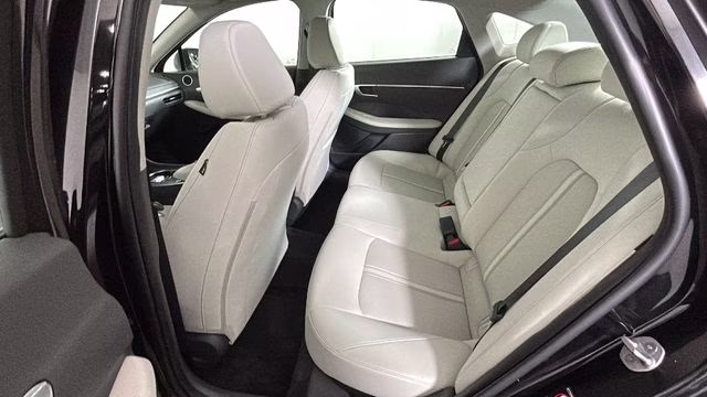 2023 Onyx Black Hyundai Sonata SEL FWD Sedan