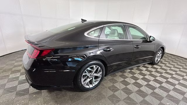 2023 Onyx Black Hyundai Sonata SEL FWD Sedan