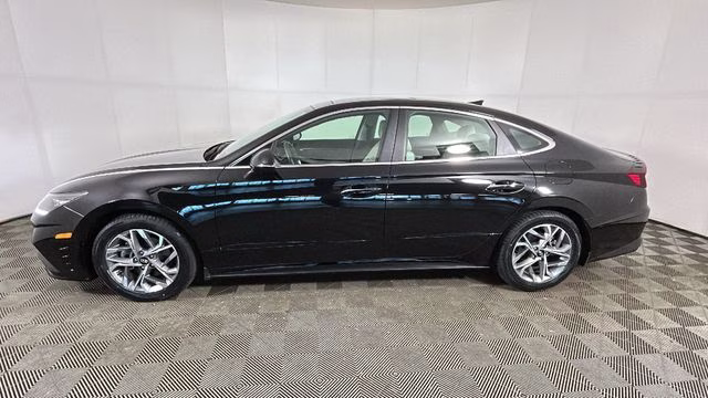 2023 Onyx Black Hyundai Sonata SEL FWD Sedan