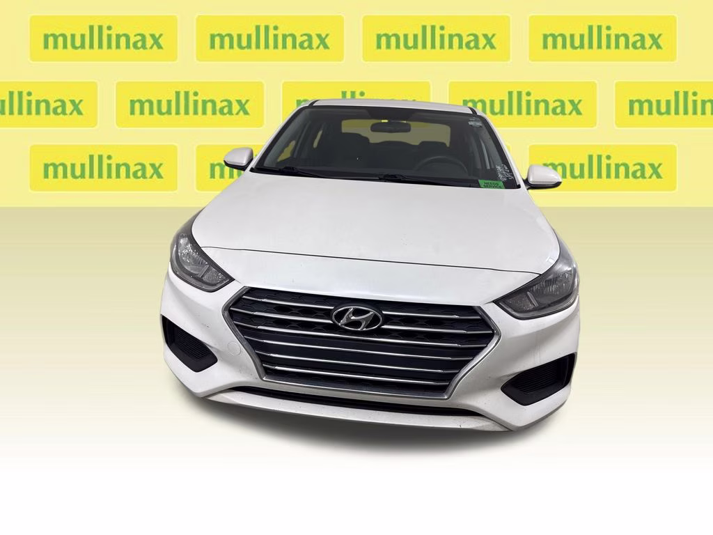 2019 Frost White Hyundai Accent SE FWD Sedan