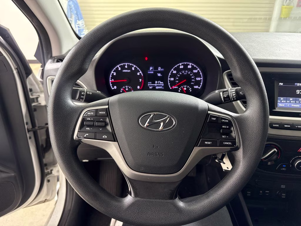 2019 Frost White Hyundai Accent SE FWD Sedan