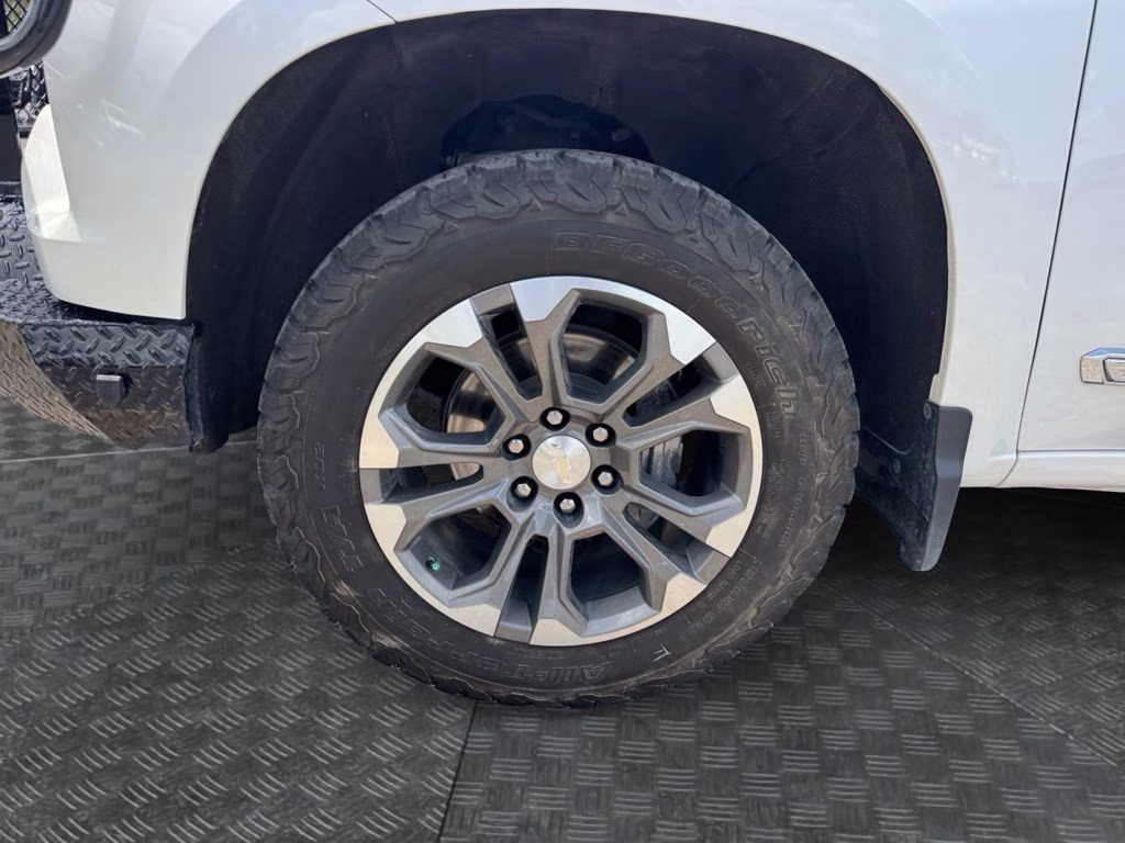 2023 Pearl Chevrolet Silverado 1500 High Country 4X4 Truck