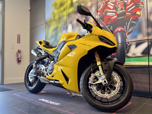 2026 YELLOW Ducati PANIGALE V2 S