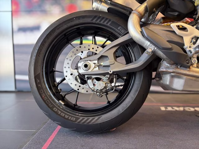 2026 YELLOW Ducati PANIGALE V2 S