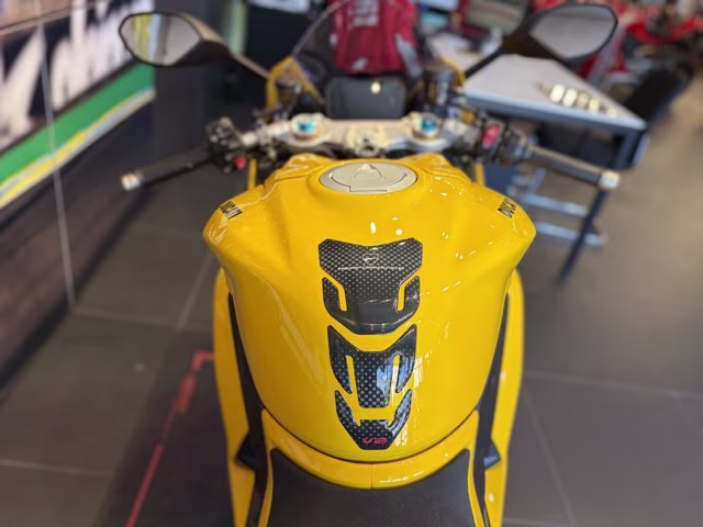 2026 YELLOW Ducati PANIGALE V2 S