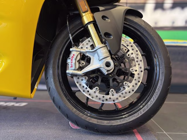 2026 YELLOW Ducati PANIGALE V2 S