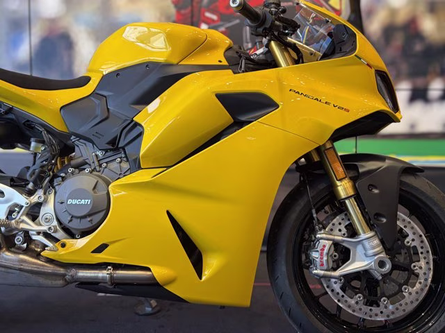 2026 YELLOW Ducati PANIGALE V2 S