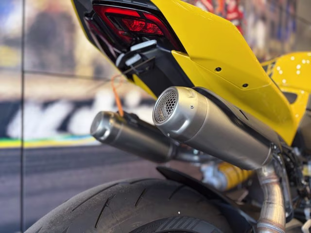 2026 YELLOW Ducati PANIGALE V2 S