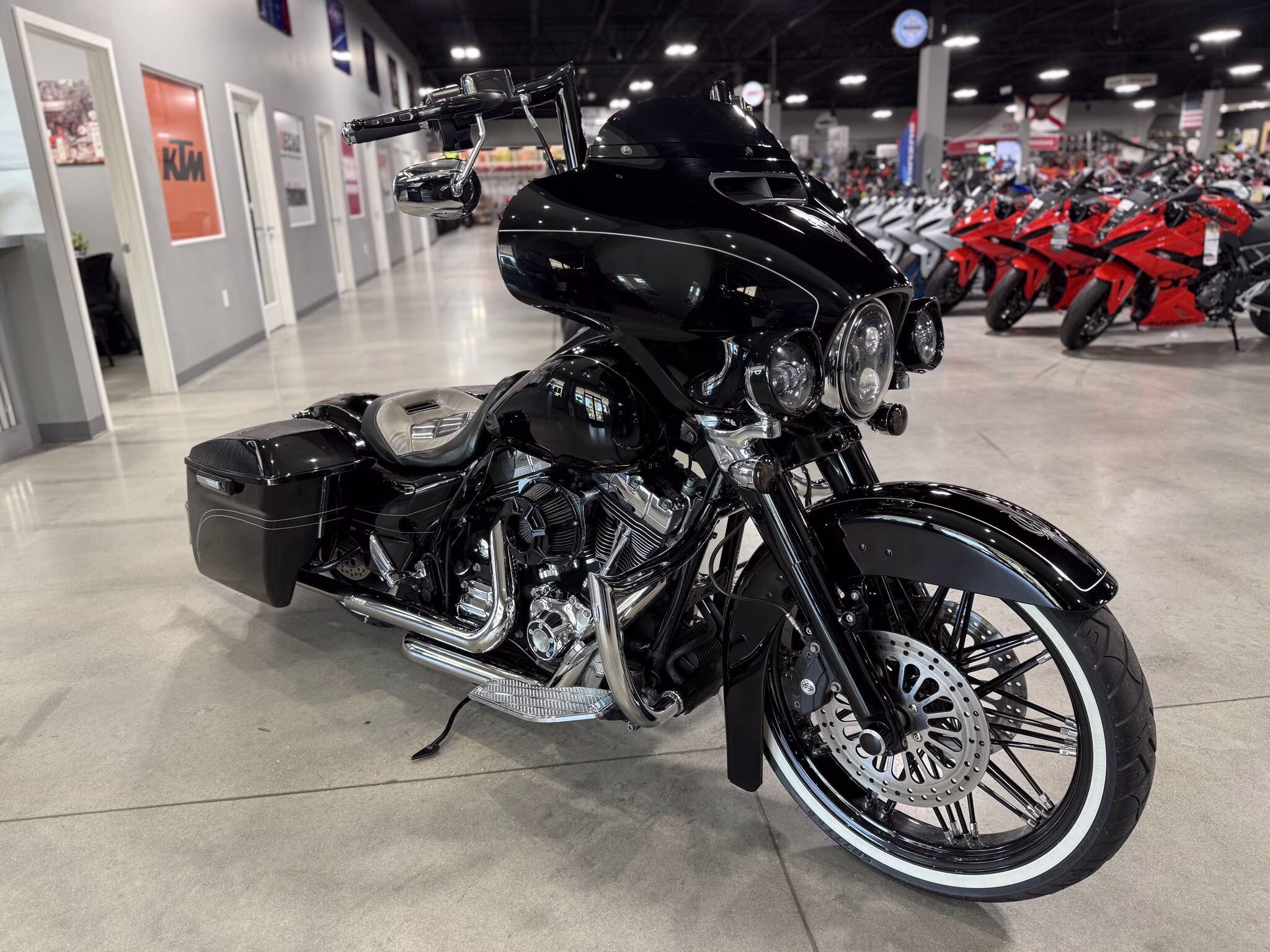 2014 Harley-Davidson Street Glide Special Motorcycle