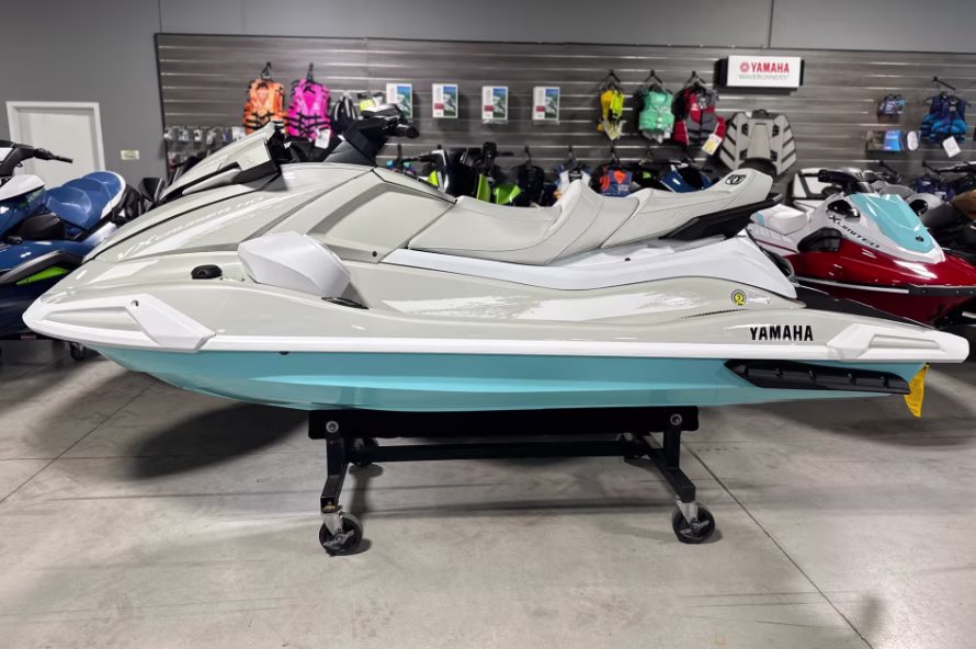 2025 Yamaha VX Cruiser HO Boat