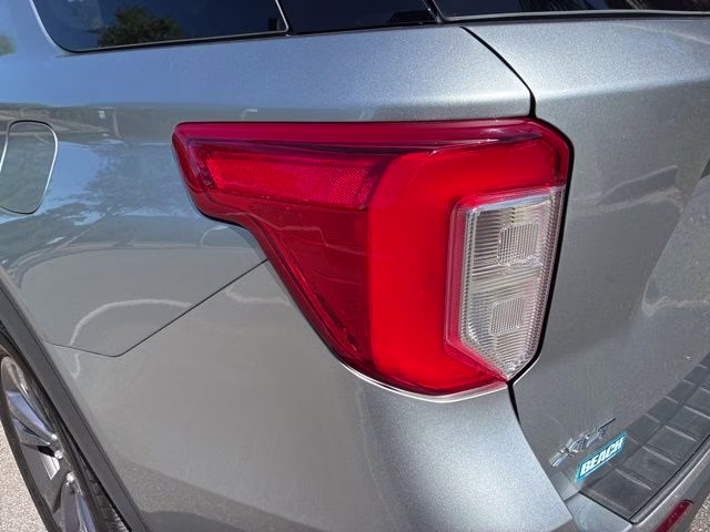 2024 Silver Metallic Ford Explorer XLT RWD SUV