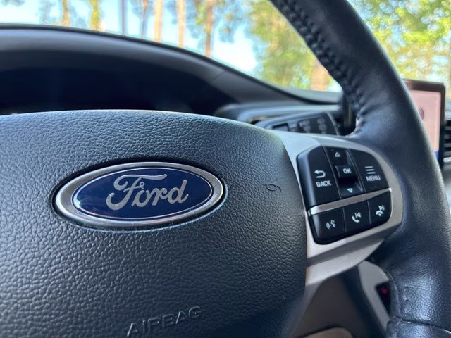 2024 Silver Metallic Ford Explorer XLT RWD SUV