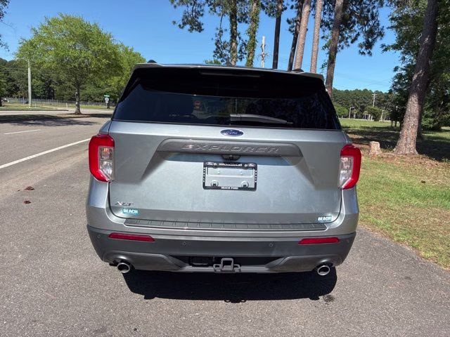 2024 Silver Metallic Ford Explorer XLT RWD SUV