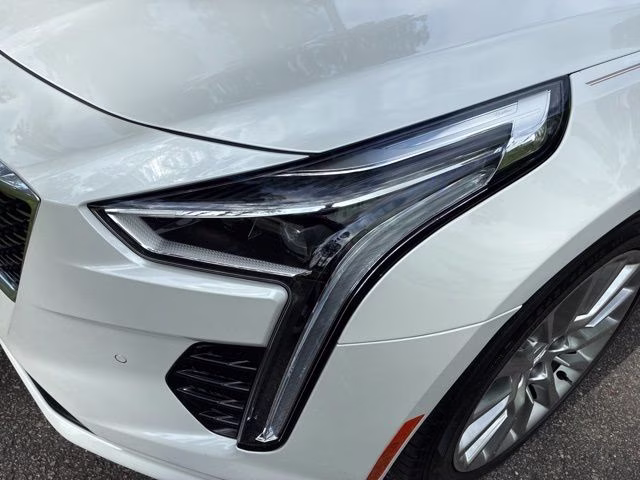 2020 Crystal White Tricoat Cadillac CT6 3.6L Luxury AWD Sedan